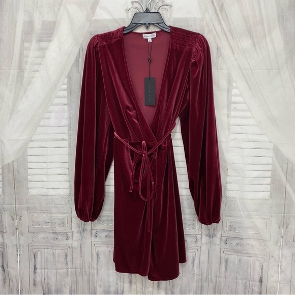 NEW Gianni Bini Burgundy Solid Red Velvet Wrap Dress Mini Long Sleeve V Neck Tie - Picture 9 of 13